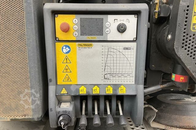 Lastbilsmonterad kran MERCEDES-BENZ Arocs 3253 8x4 Abrollkipper Kran Palfinger 37002