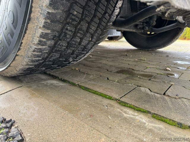 Lastbilsmonterad kran MERCEDES-BENZ Arocs 3253 8x4 Abrollkipper Kran Palfinger 37002