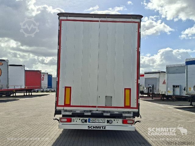 مقطورة نصفية مفتوحة مع قماش مشمع Schmitz Cargobull Curtainsider Mega Getränke