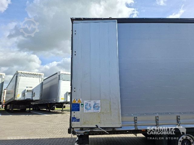 مقطورة نصفية مفتوحة مع قماش مشمع Schmitz Cargobull Curtainsider Mega Getränke