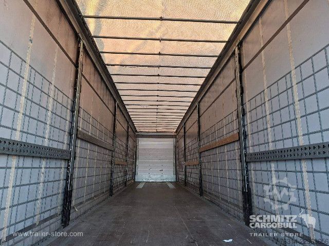 مقطورة نصفية مفتوحة مع قماش مشمع Schmitz Cargobull Curtainsider Mega Getränke
