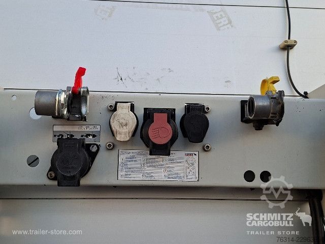 مقطورة نصفية مفتوحة مع قماش مشمع Schmitz Cargobull Curtainsider Mega Getränke