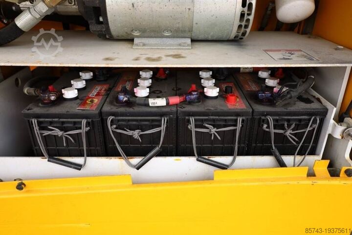 Ngritës me gërshërë Haulotte Compact 12RTE Electric, 12m Working Height, 450kg