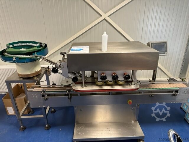 Bottle capping machine 