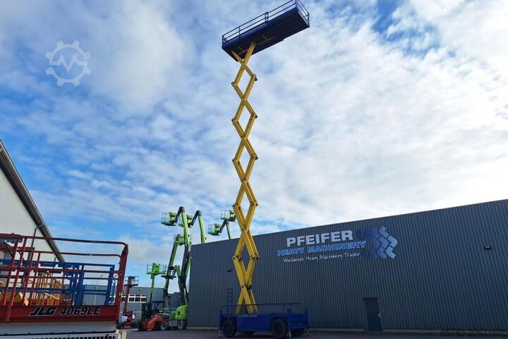 Elevador de tesoura JLG 245-25 Diesel, 4x4 Drive, 26m Working Height, 750k