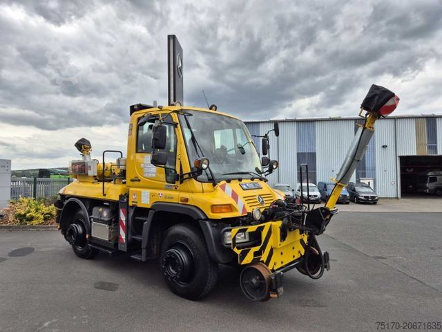 Специализиран камион MERCEDES-BENZ Unimog U400 4x4 Zweiwege ZAGRO 800t/52 Achsen