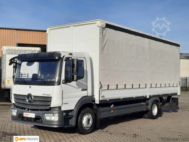 Камион платформа с брезент MERCEDES-BENZ 1523 L ATEGO Schiebeplane LBW 2xAHK Standheizung