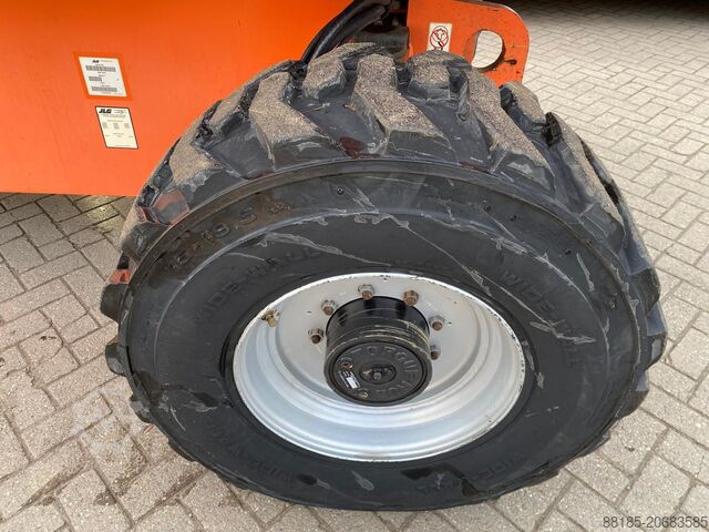 Teleskopická pracovná plošina JLG 660SJ