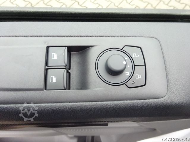 Κλειστό βαν FORD e-Transit Custom L1 Kombi 9Sitz LED 2xKlima GRA