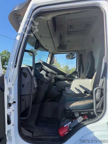 Camión caja Volvo FL 250 16T FURGON EURO 6