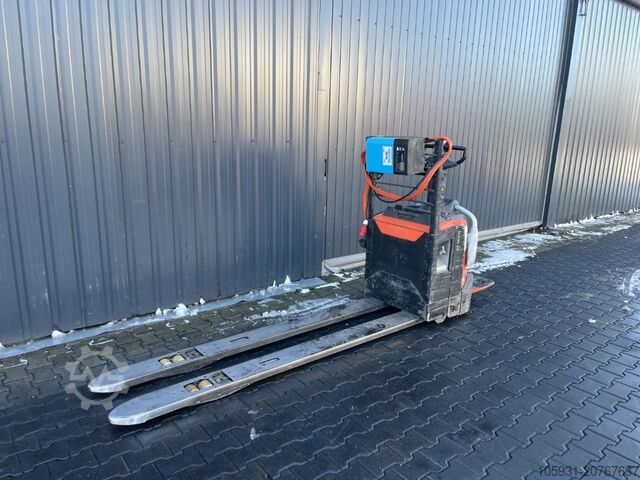 Padėklų krautuvas BT LPE200