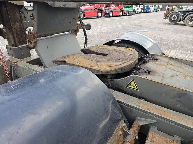 Platvormi treiler TERBERG BC182