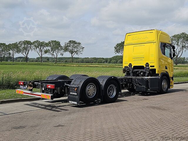 Shasi me kabinën e shoferit SCANIA R580 6X2*4 WB4750 PTO V8