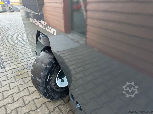 चार-तरफ़ा फोर्कलिफ्ट Combilift C4800 /Diesel/Low Triplex