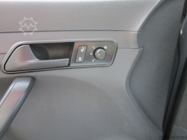 минибус Volkswagen Caddy Maxi 5 Sitze Klima Navi 2.0 TDI