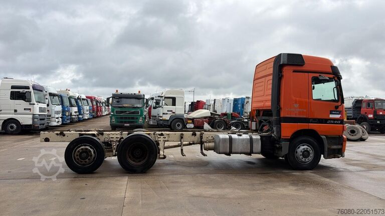 Kabinli şasi Mercedes-Benz Actros 2540 (DEVANT LAMES / STEEL FRONT / 6X2 /...