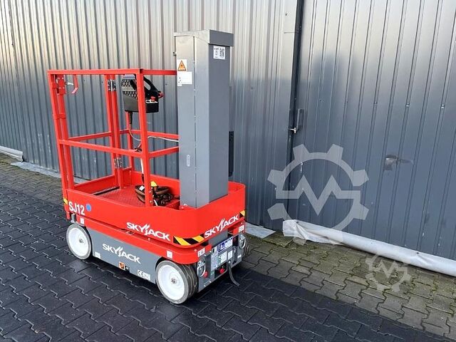 Senkrecht Hebebühne Skyjack SJ12