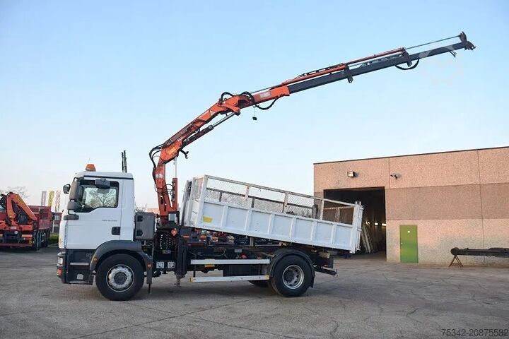 Camion-grue MAN TGM 18.240