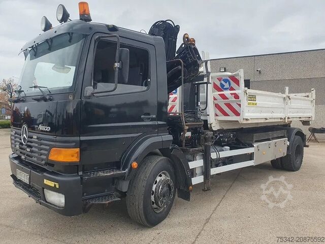 Camion-grue Mercedes-Benz Atego 1928