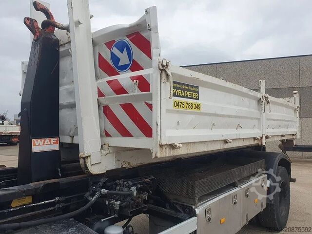 Camion-grue Mercedes-Benz Atego 1928