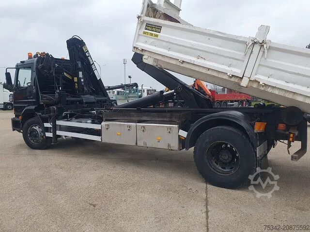 Camion-grue Mercedes-Benz Atego 1928