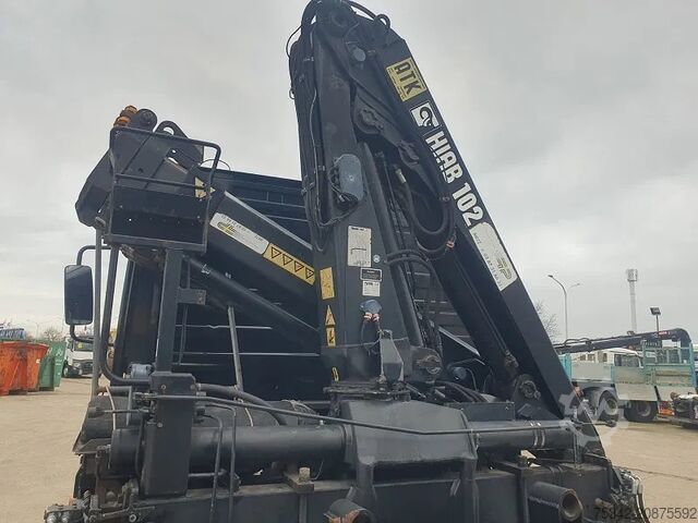 Camion-grue Mercedes-Benz Atego 1928