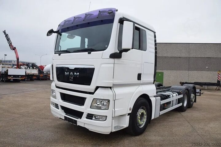 Khung xe có cabin lái MAN TGX 26.480