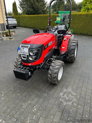 Traktor mit Heckstapler + Bodenfräse Fieldtrac 918 D