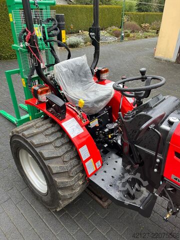 Traktor mit Heckstapler + Bodenfräse Fieldtrac 918 D