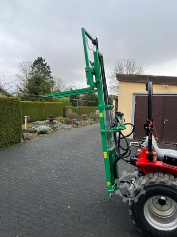 Traktor mit Heckstapler + Bodenfräse Fieldtrac 918 D