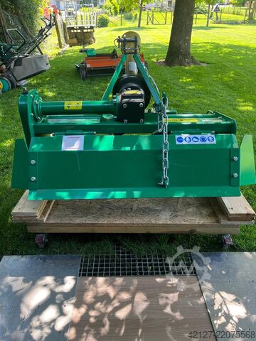 Traktor mit Heckstapler + Bodenfräse Fieldtrac 918 D