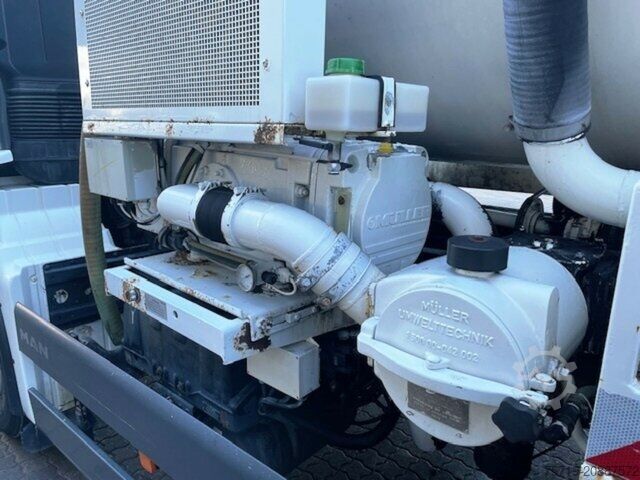 Camião-cisterna de vácuo MAN 26.360 6x4 TGA Saugwagen Kanal Müller 13cbm