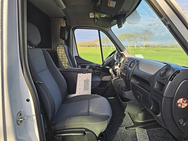 Karavan z visoko streho RENAULT MASTER 2.3 L2H2 Navi Trekhaak!