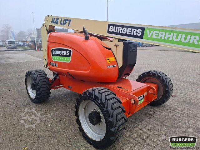 Plataforma de trabajo telescópica articulada JLG 600AJ