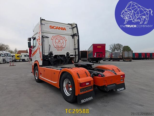 मानक SZM Scania R 450