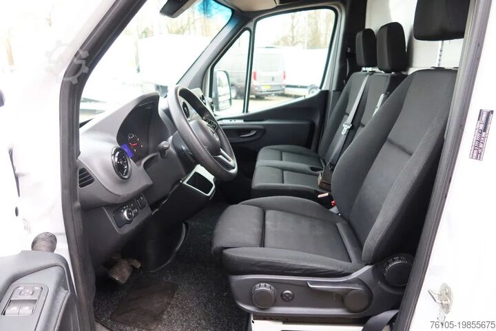 Resväska Mercedes-Benz Sprinter 316 CDI  Bak + Klep 800 KG Automaat