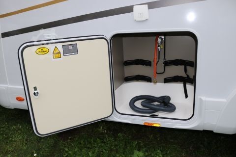 Daļēji integrēta kemperis Eura Mobil Profila T 720 EB