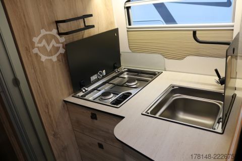 Daļēji integrēta kemperis Eura Mobil Profila T 720 EB