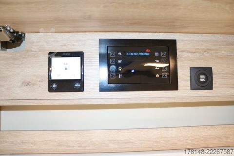 Daļēji integrēta kemperis Eura Mobil Profila T 720 EB