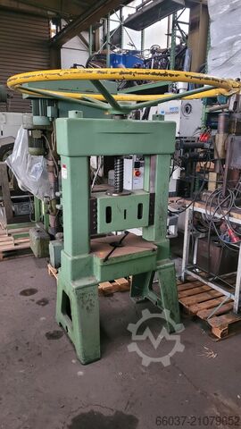 手动主轴压机 VEB Pressenwerk Morgenröthe PSGZ 25