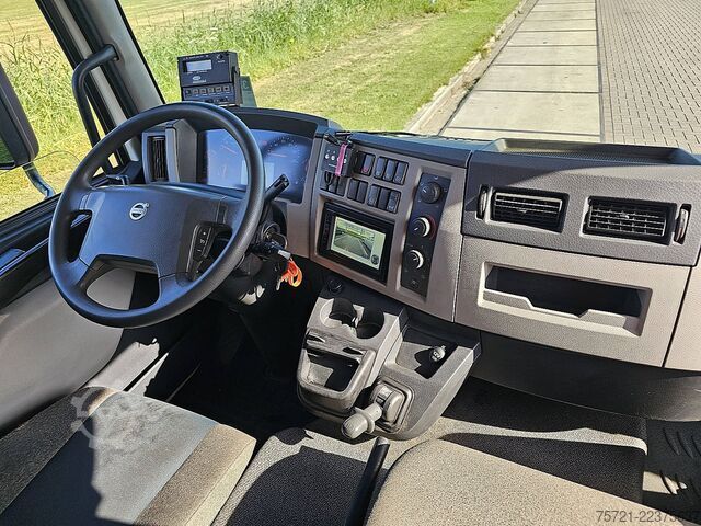 Transporte refrigerado/congelado VOLVO FL 210.14 CARRIER TAILLIFT