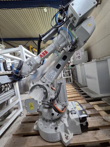 روبوت صناعي ABB IRB 2600