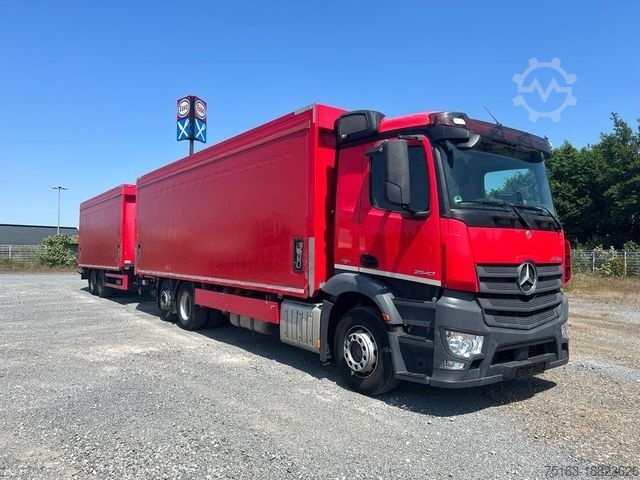 Flaklastbil med kapell MERCEDES-BENZ Antos 2540 L 6x2 Pritsche LBW Coca Cola, 8,2m Ge