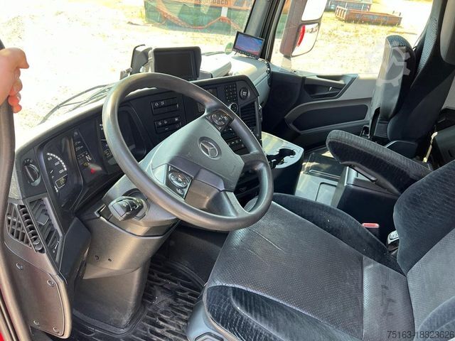 Flaklastbil med kapell MERCEDES-BENZ Antos 2540 L 6x2 Pritsche LBW Coca Cola, 8,2m Ge