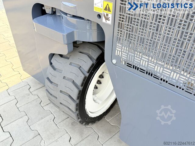Carrello elevatore a 4 direzioni Combilift CB3000 DIESEL TRIPLEX 4900 POSITIONER