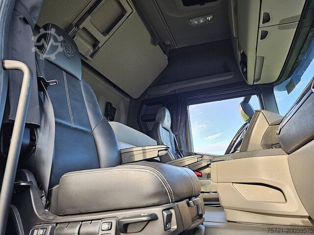 Padrão-SZM SCANIA R500 6X2/4 RET. LED