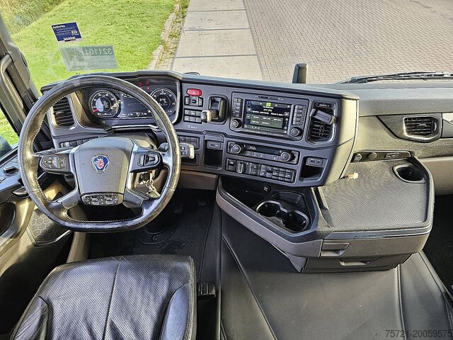 Padrão-SZM SCANIA R500 6X2/4 RET. LED