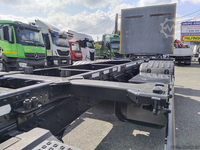 LKW-Fahrgestell SCANIA P 500