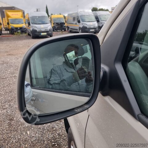 Kemperis 2022 Volkswagen California Coast | Cambio automatico | Tetto a soffietto