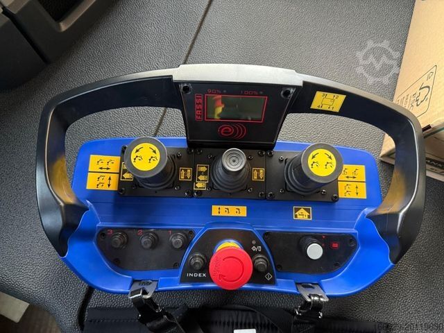 Truck mounted crane MAN 26.470 6x4-4 Hydrodrive Fassi Kran F545 Jib
